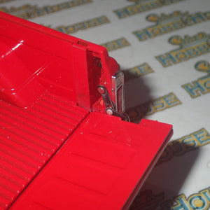 Highway 61 Collectibles 50559 - 1:18 Diecast - Chevy Fleetside Pickup - Red/White