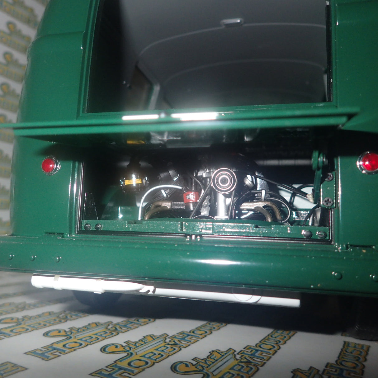 Sun Star 5082 - 1:12 1956 Volkswagen VW T1 Bus Van POLIZEI dark green