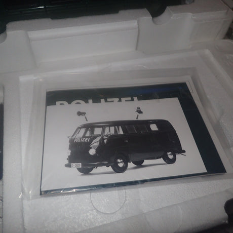 Sun Star 5082 - 1:12 1956 Volkswagen VW T1 Bus Van POLIZEI dark green