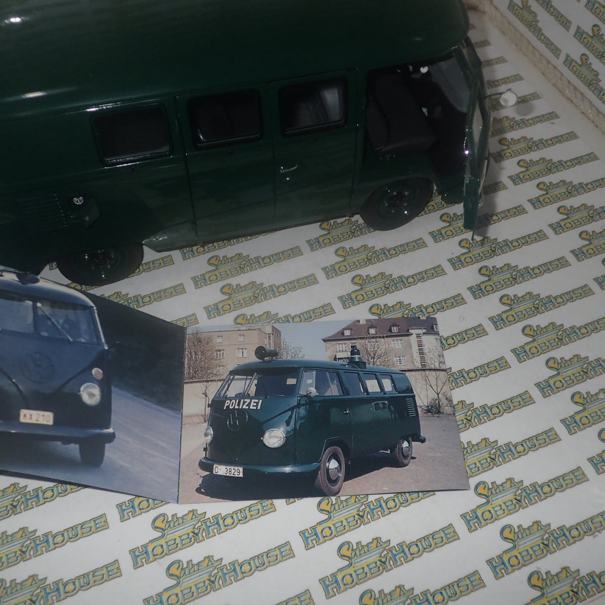 Sun Star 5082 - 1:12 1956 Volkswagen VW T1 Bus Van POLIZEI dark green