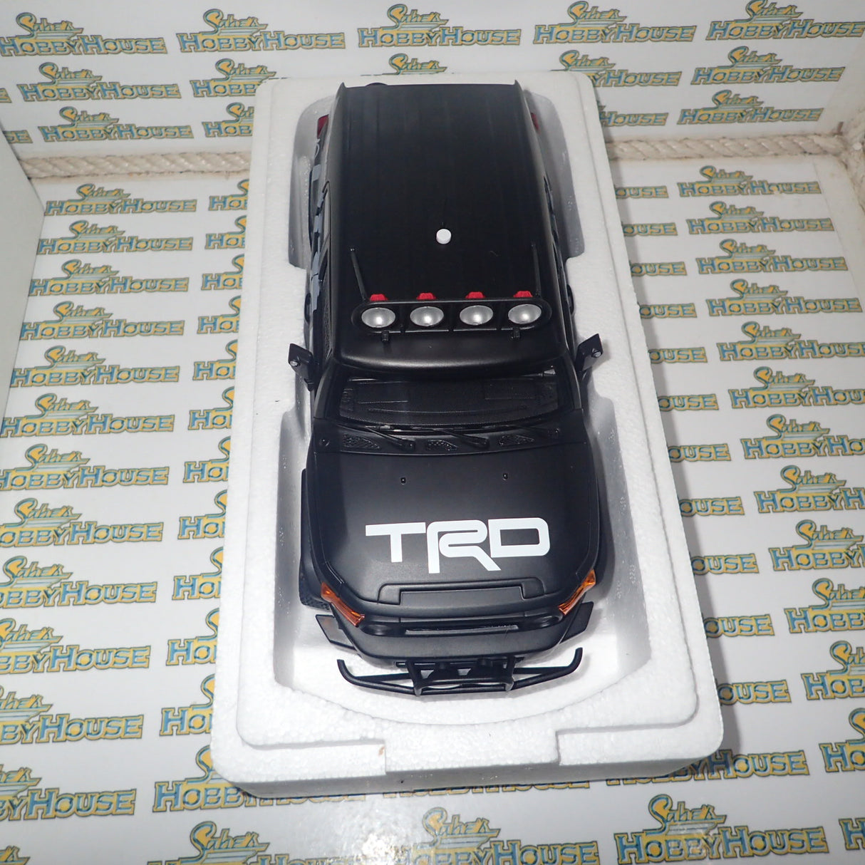 AUTOart Millennium 80717 - 1/18 TOYOTA TRD FJ CRUISER 2007 Model Replica