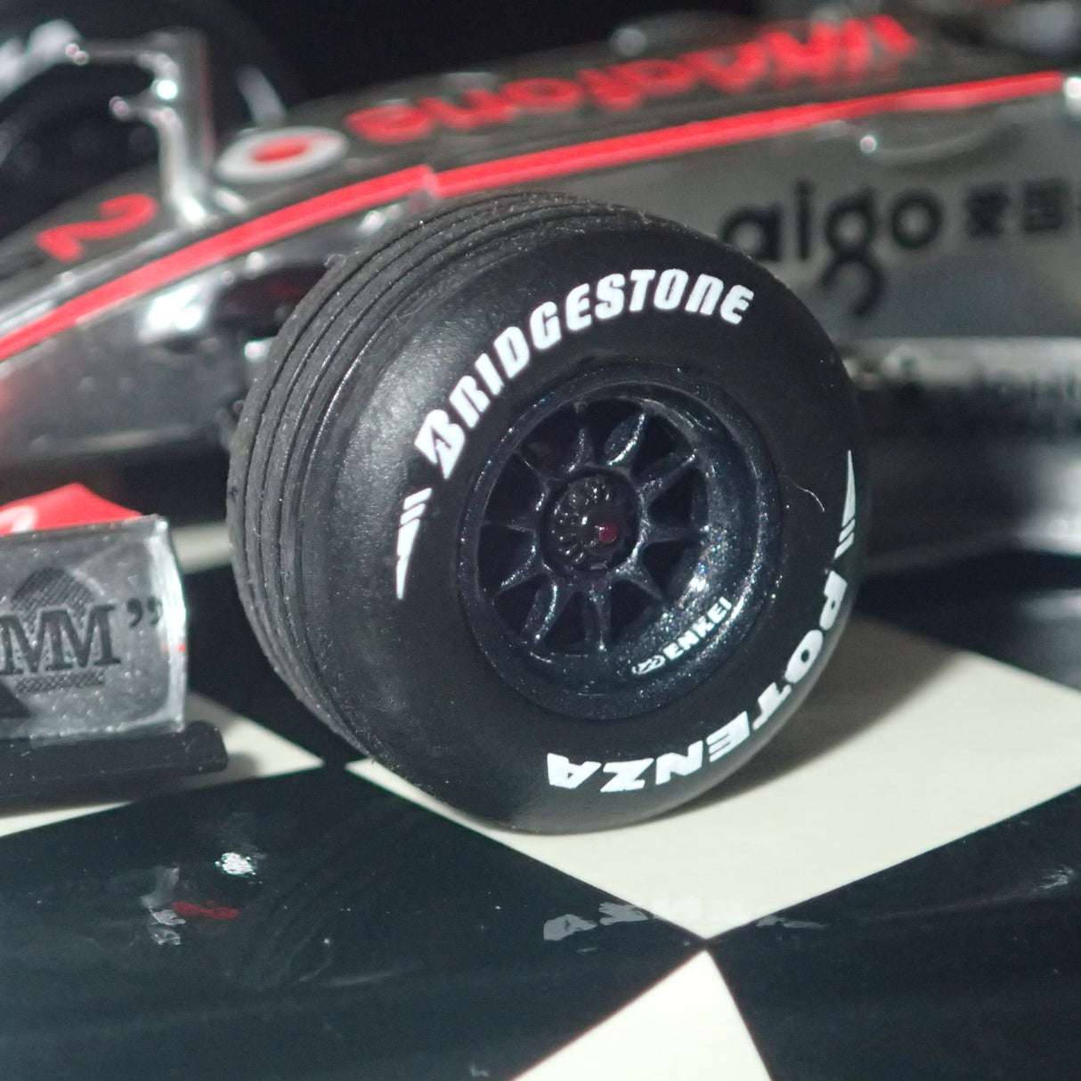 Minichamps 530 074302- 1/43 Scale Vodafone McLaren Mercedes MP4-22 L Hamilton 2007 Scale Model Replica