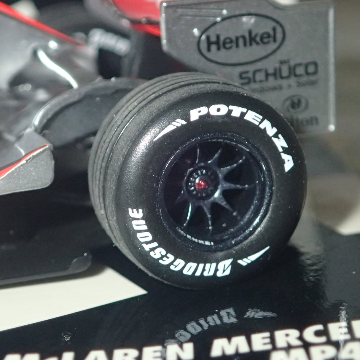 Minichamps 530 074302- 1/43 Scale Vodafone McLaren Mercedes MP4-22 L Hamilton 2007 Scale Model Replica