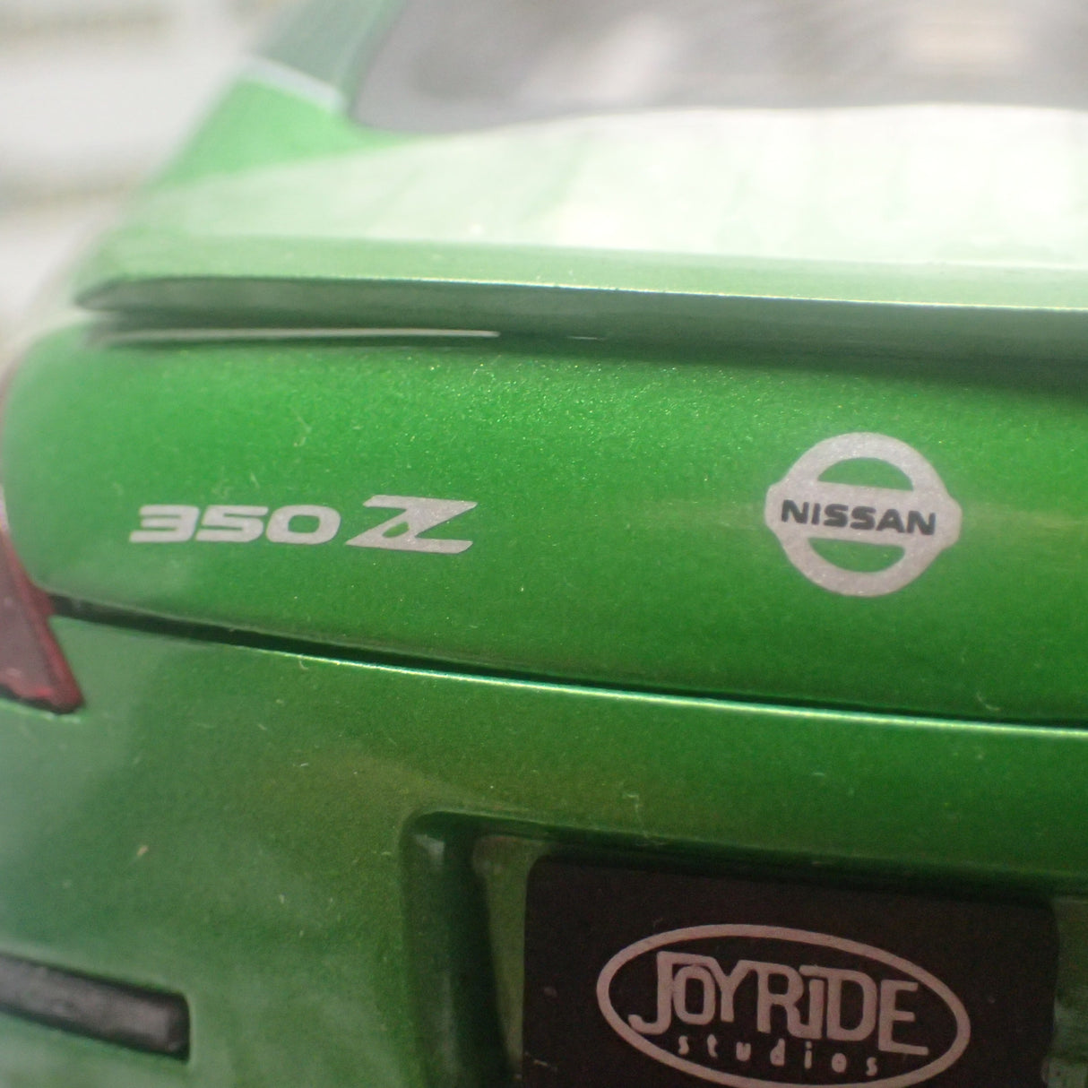 Jada 53608D - 1/18 Scale Fast & Furious Series Nissan 350Z Green 2003 from Fast and Furious Tokyo Drift Die-cast Replica