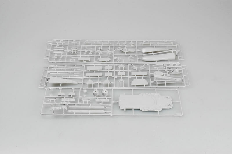 TRUMPETER - 1/350 Scale - 04520 Russian battlecruiser Admiral Ushakov (ex-Kirov) Plastic Model Kit