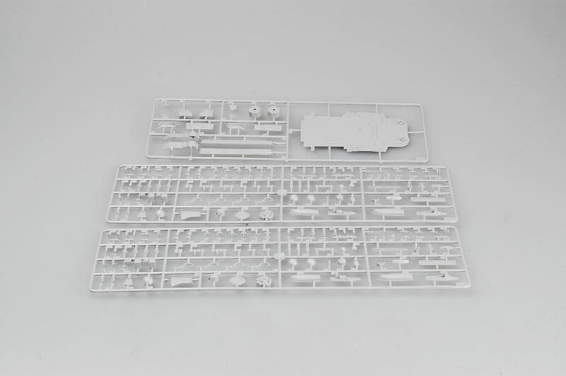 TRUMPETER - 1/350 Scale - 04520 Russian battlecruiser Admiral Ushakov (ex-Kirov) Plastic Model Kit