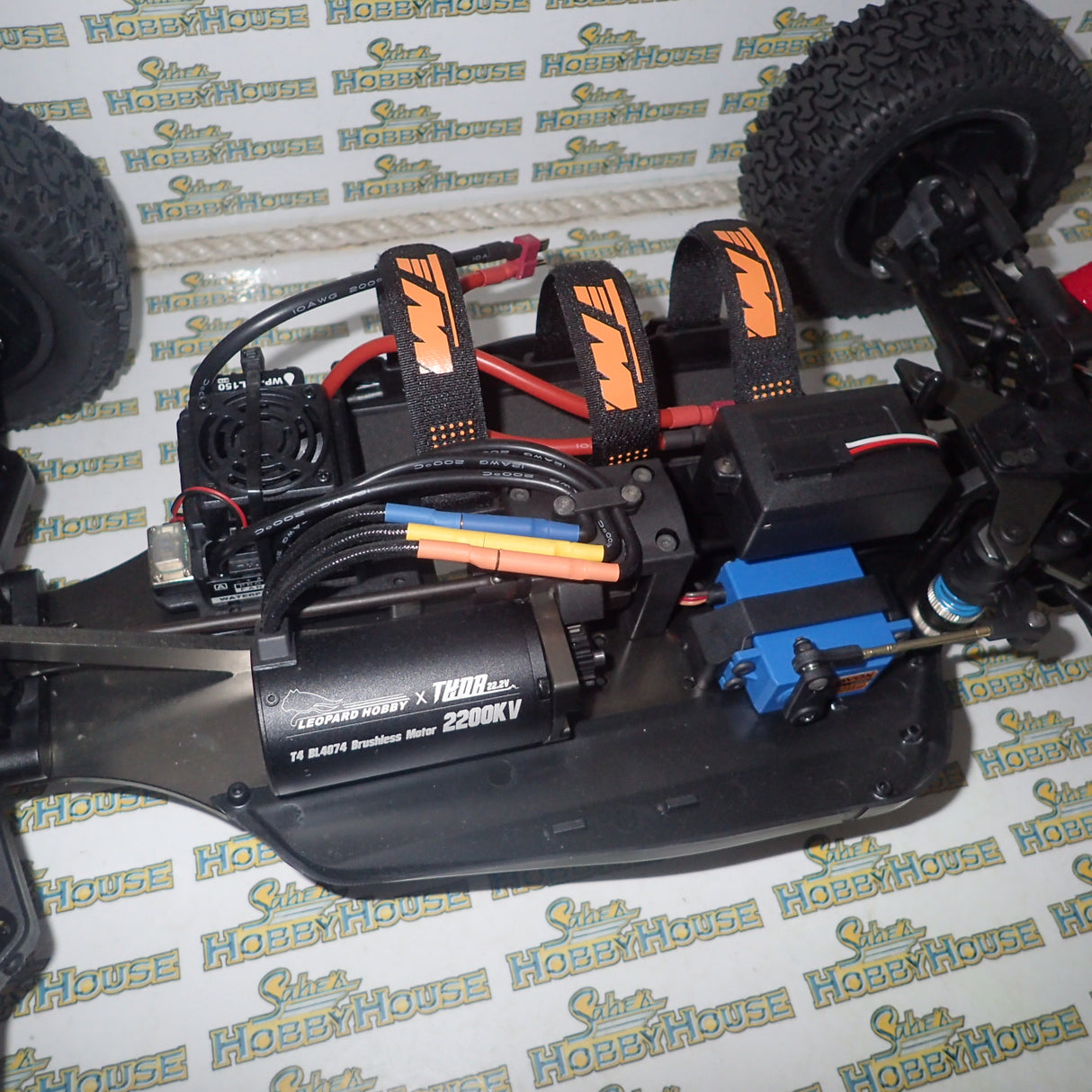 Team Magic - 560015 1/8 Scale SETH 2200kv Brushless Electric 3-6s Waterproof RTR 4WD Remote Control Desert Truck
