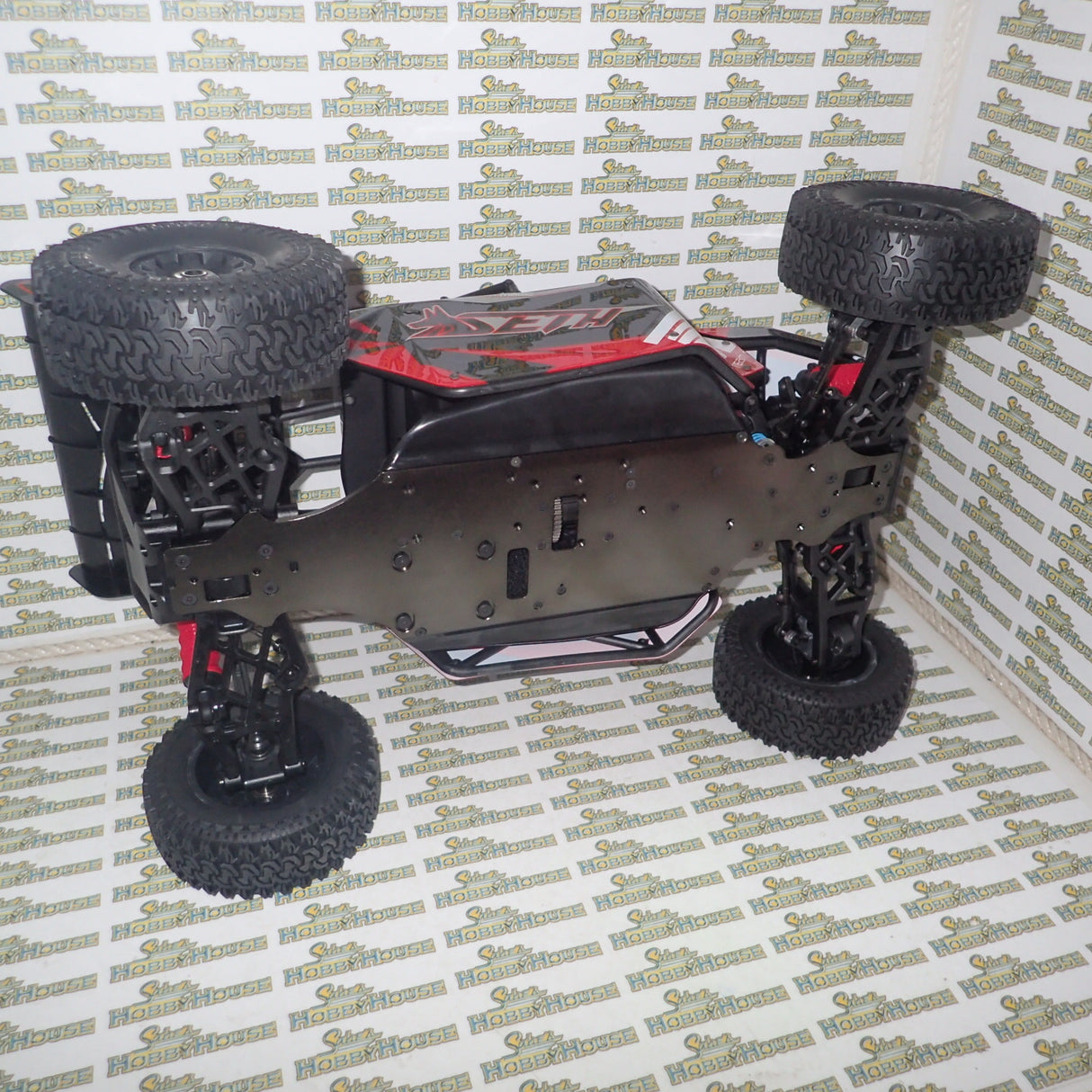 Team Magic - 560015 1/8 Scale SETH 2200kv Brushless Electric 3-6s Waterproof RTR 4WD Remote Control Desert Truck
