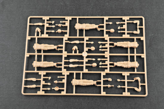 TRUMPETER - 1:35 scale - 00431 PLA Tank Crew