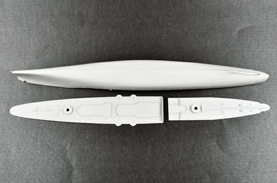 TRUMPETER - 1/350 Scale - 05347 Italian Heavy Cruiser Zara Plastic Model Kit