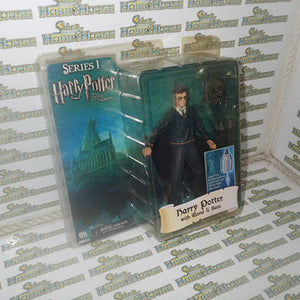 NECA 60008 - Harry Potter and The Order of The Phoenix Figurine With Wand and Base