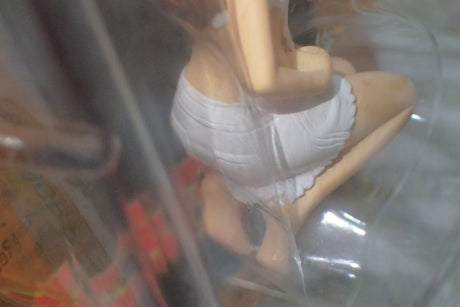 Motor Heads Miniatures #703 - 1/18 Lilliane Hand Painted Cold-Cast Resin Figurine