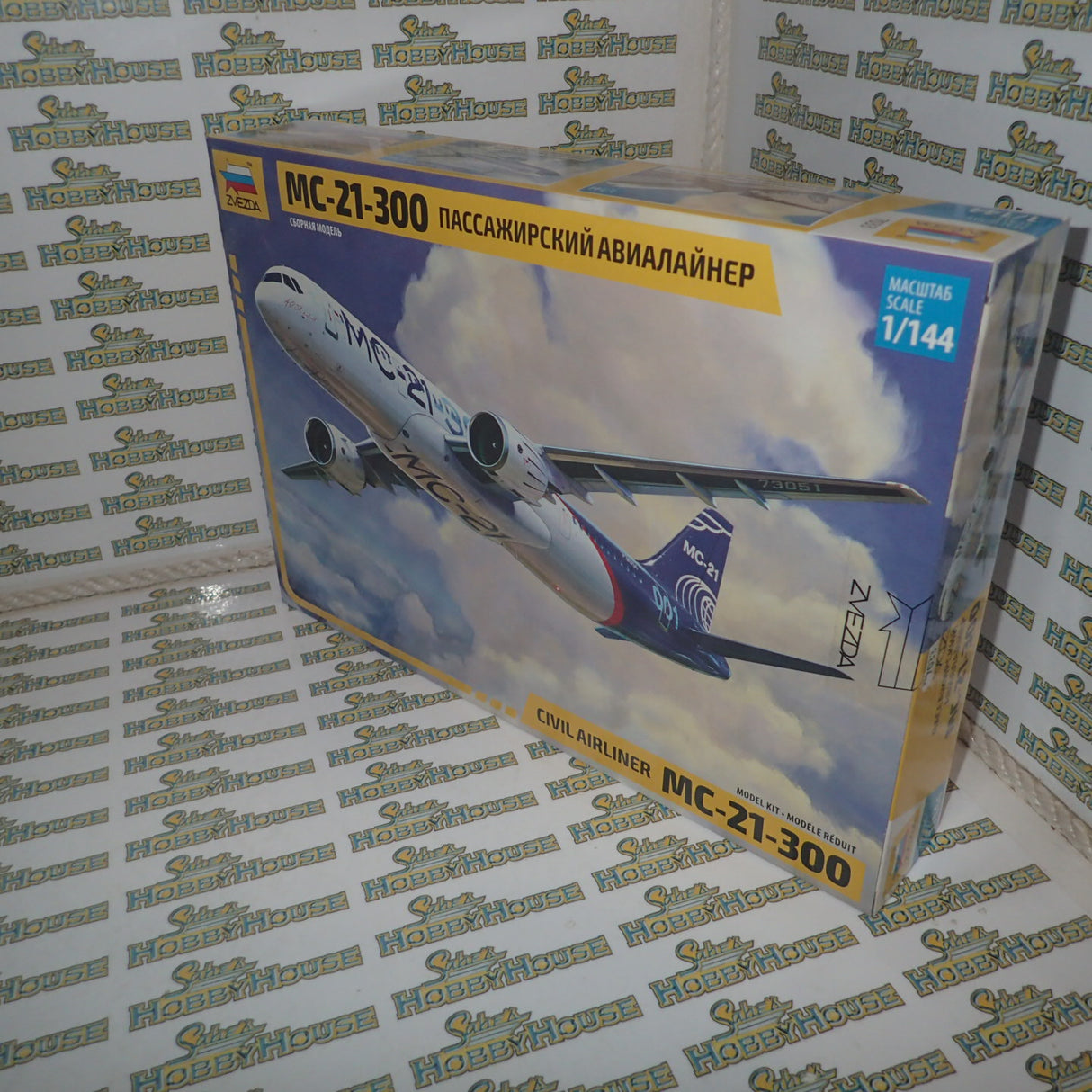 Zvezda ZV7033 - 1/144 Scale Irkut MC-21 Civilian Plane Plastic Model Kit