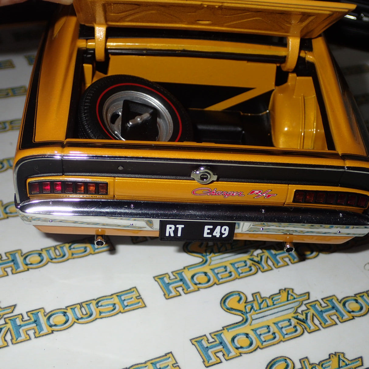 BIANTE AUTOart 71503 – 1:18 CHRYSLER CHARGER E49 DIE-CAST REPLICA