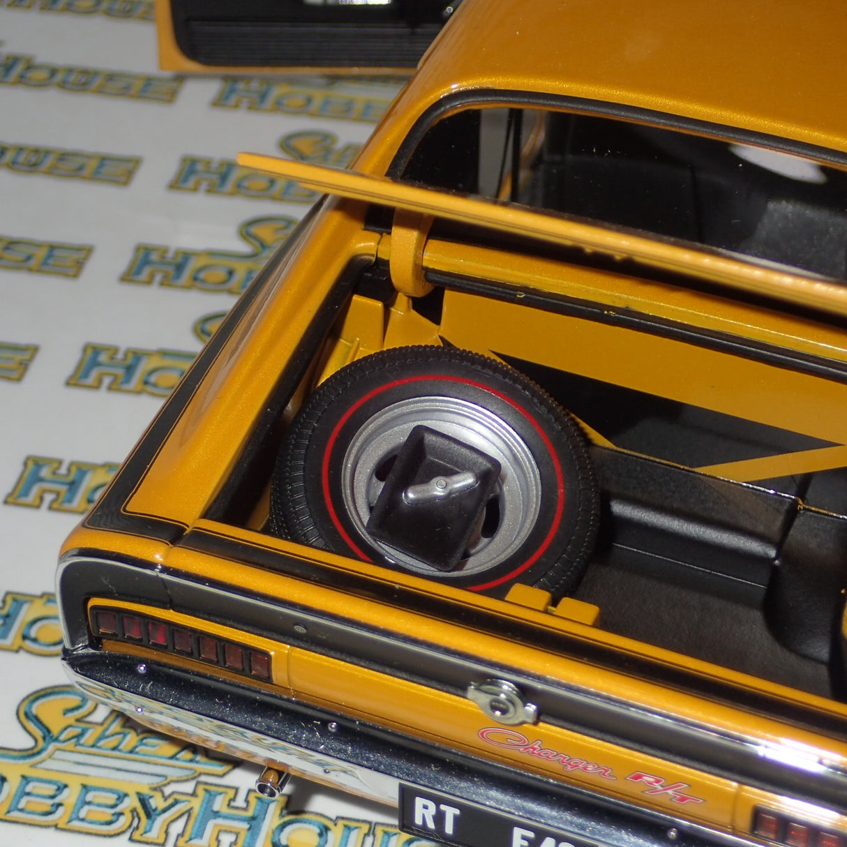 BIANTE AUTOart 71503 – 1:18 CHRYSLER CHARGER E49 DIE-CAST REPLICA