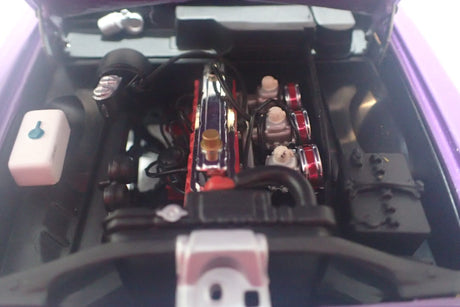 BIANTE AUTOART 72586 1/18 HOLDEN LC TORANA GTR XU-1 IN PLUMDINGER PURPLE