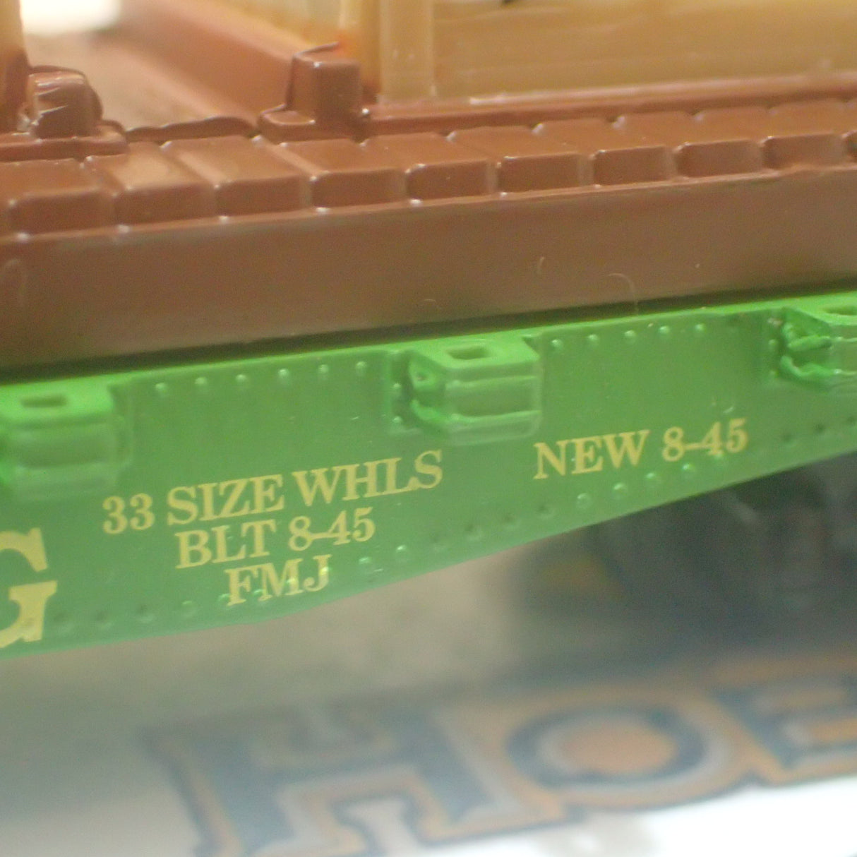 Mantua Classics 727002 - HO/00 Scale - 40' Flat with Crates Reading