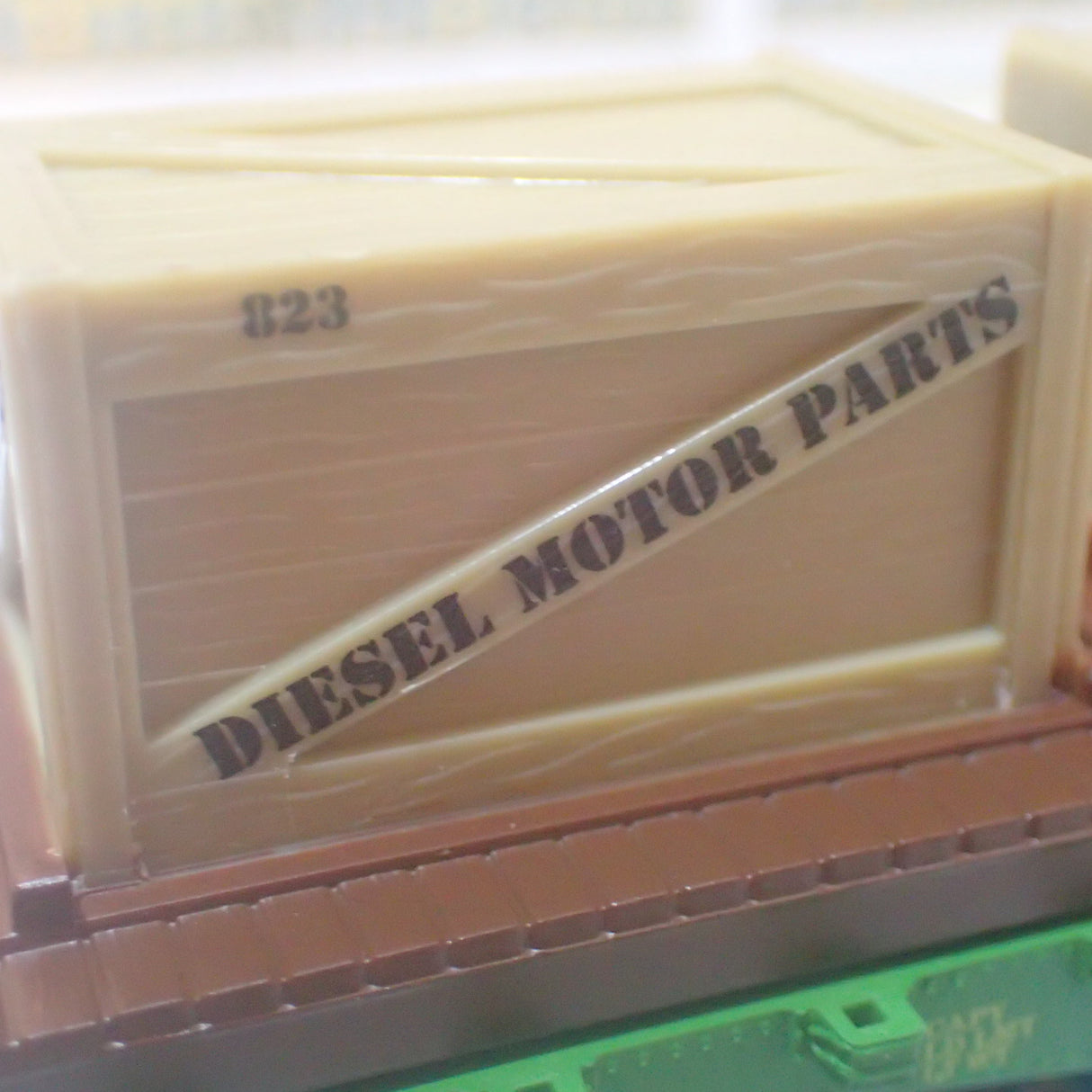 Mantua Classics 727002 - HO/00 Scale - 40' Flat with Crates Reading