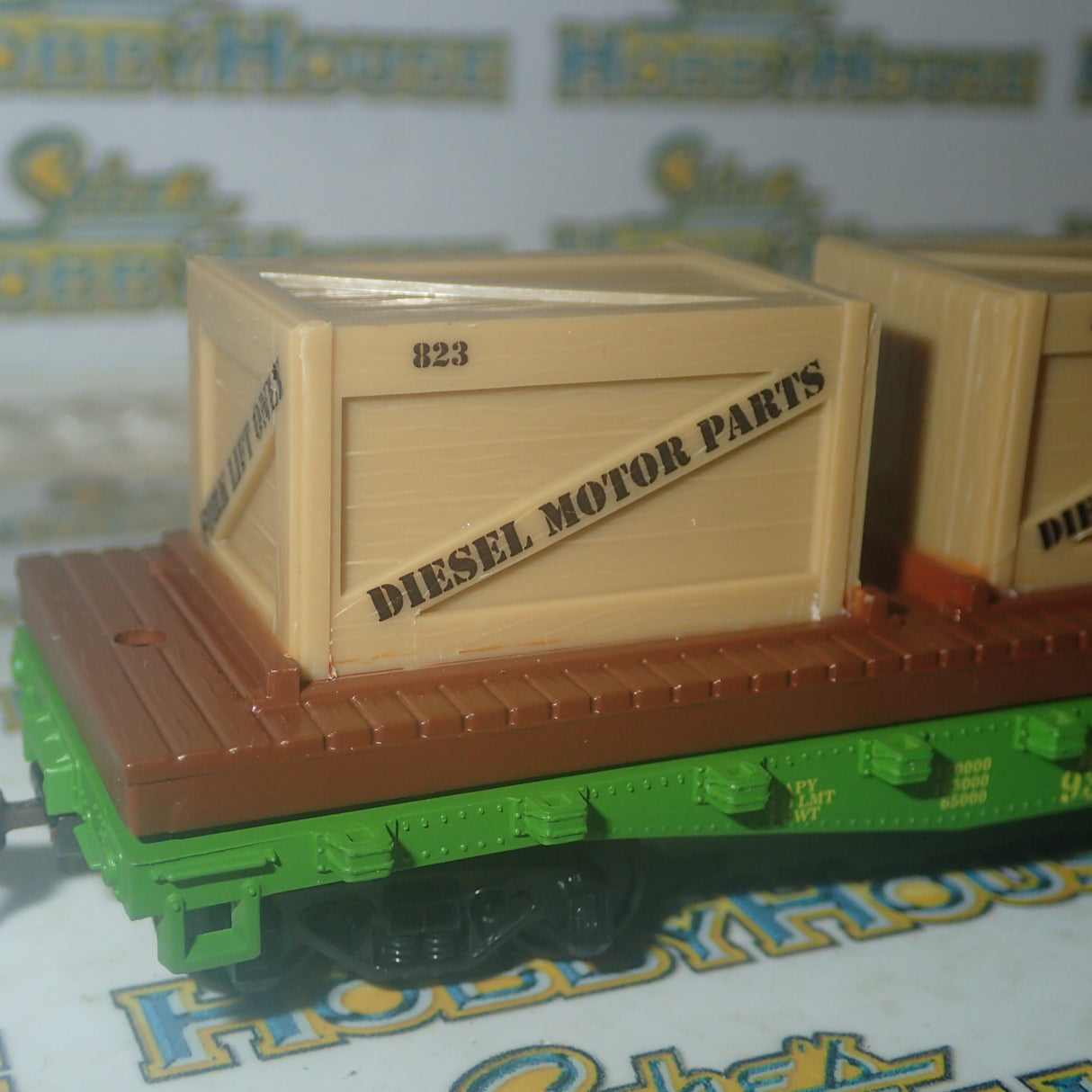 Mantua Classics 727002 - HO/00 Scale - 40' Flat with Crates Reading