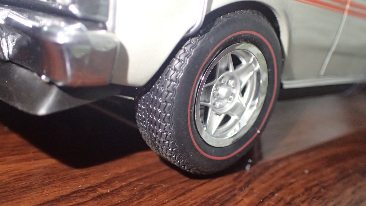 Biante 72757 - 1/18 Ford XY Falcon GTHO Phase 3 Quicksilver Die-Cast Replica