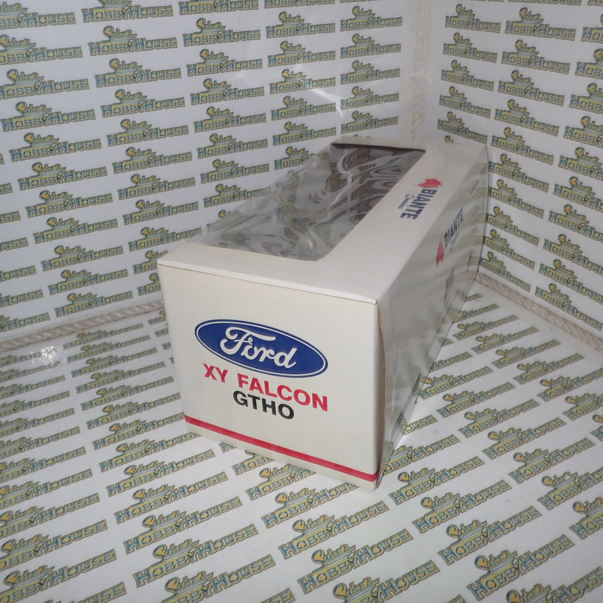 Biante 72757 - 1/18 Ford XY Falcon GTHO Phase 3 Quicksilver Die-Cast Replica