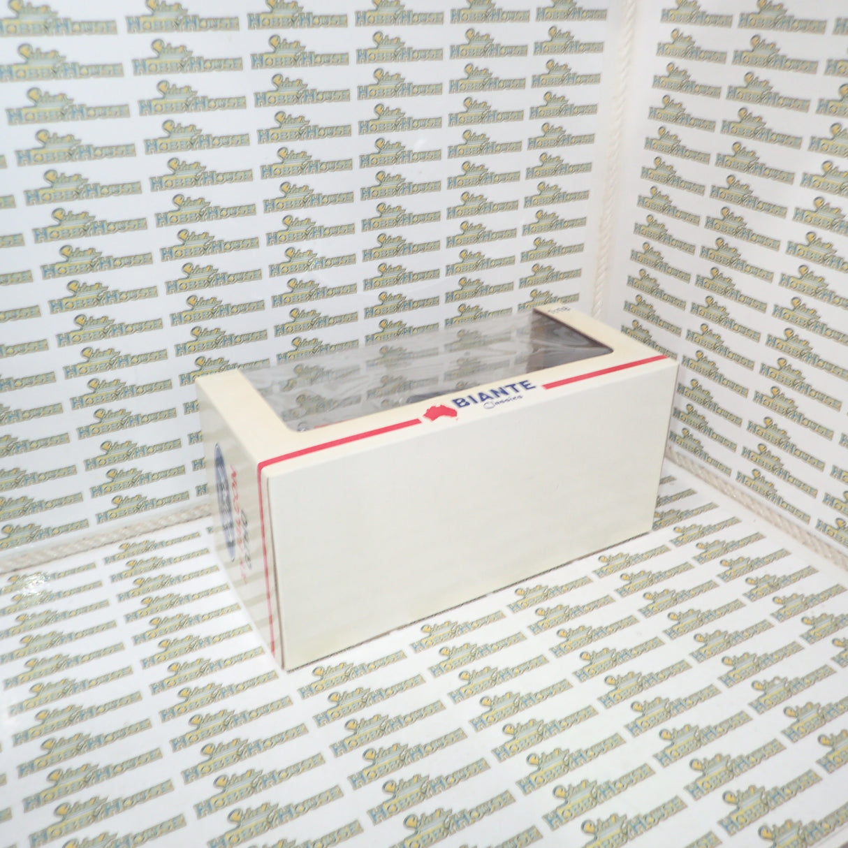 Biante 72757 - 1/18 Ford XY Falcon GTHO Phase 3 Quicksilver Die-Cast Replica