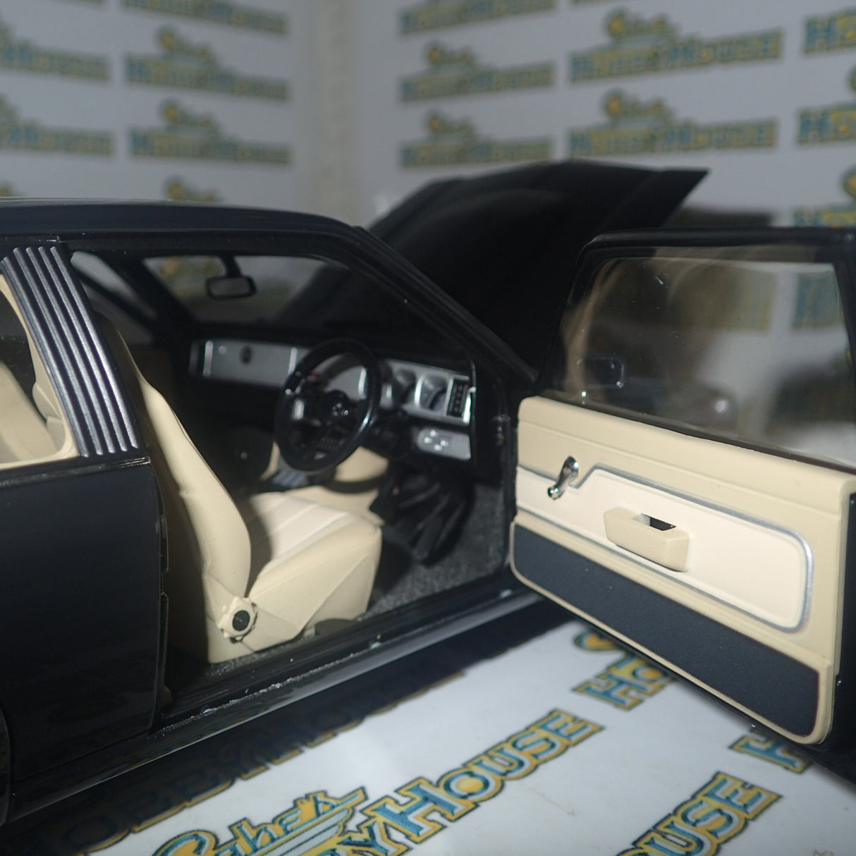 BIANTE 73454 Holden LX SS A9X Torana Hatchback Tuxedo Black