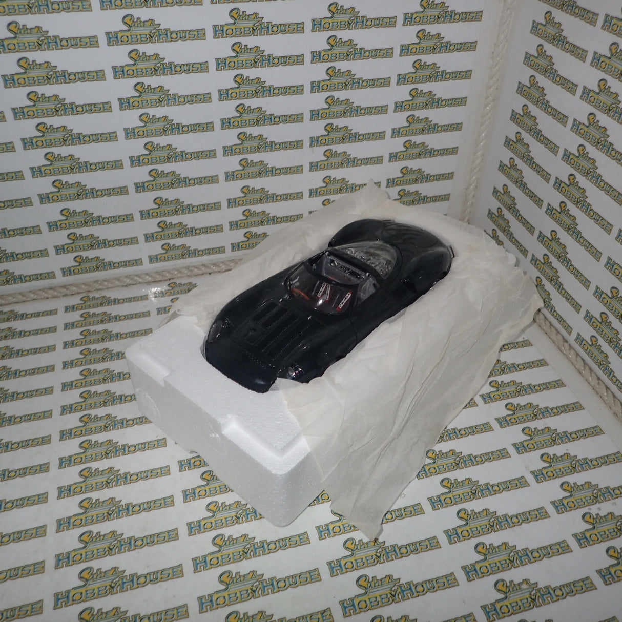 Autoart Millennium 73541 - 1/18 Jaguar XJ 13 Diecast Scale Model Replica