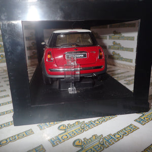 AutoArt 74822 - 1/18 Scale - BMW Mini Cooper Red