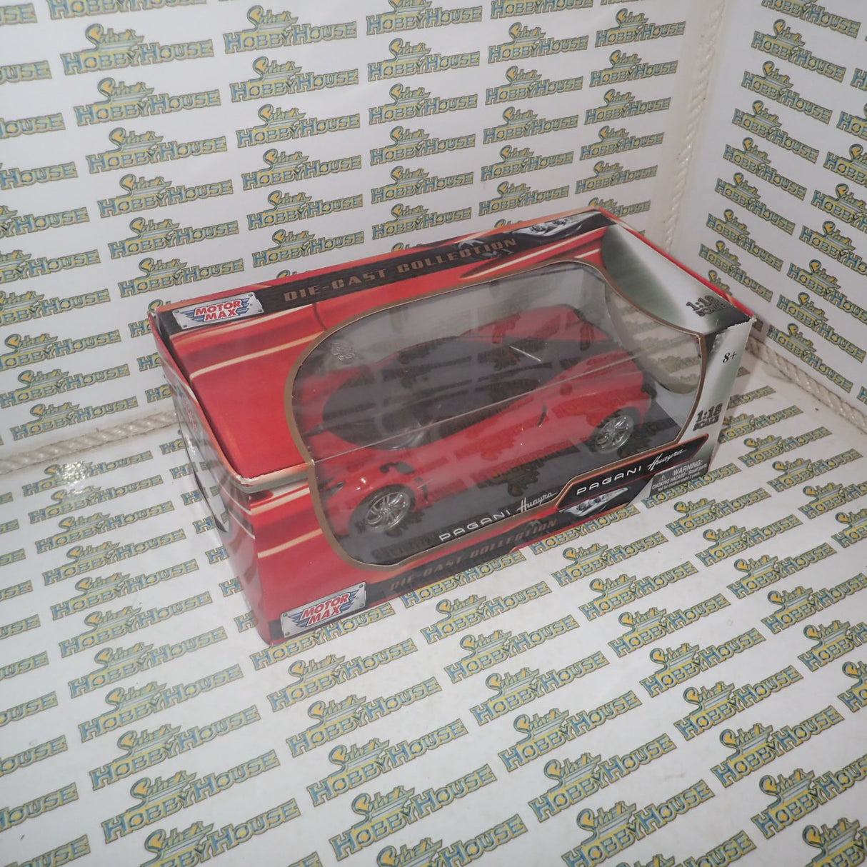 Motor Max 79160 - 1/18 Scale Pagani Huayra in Red & Black