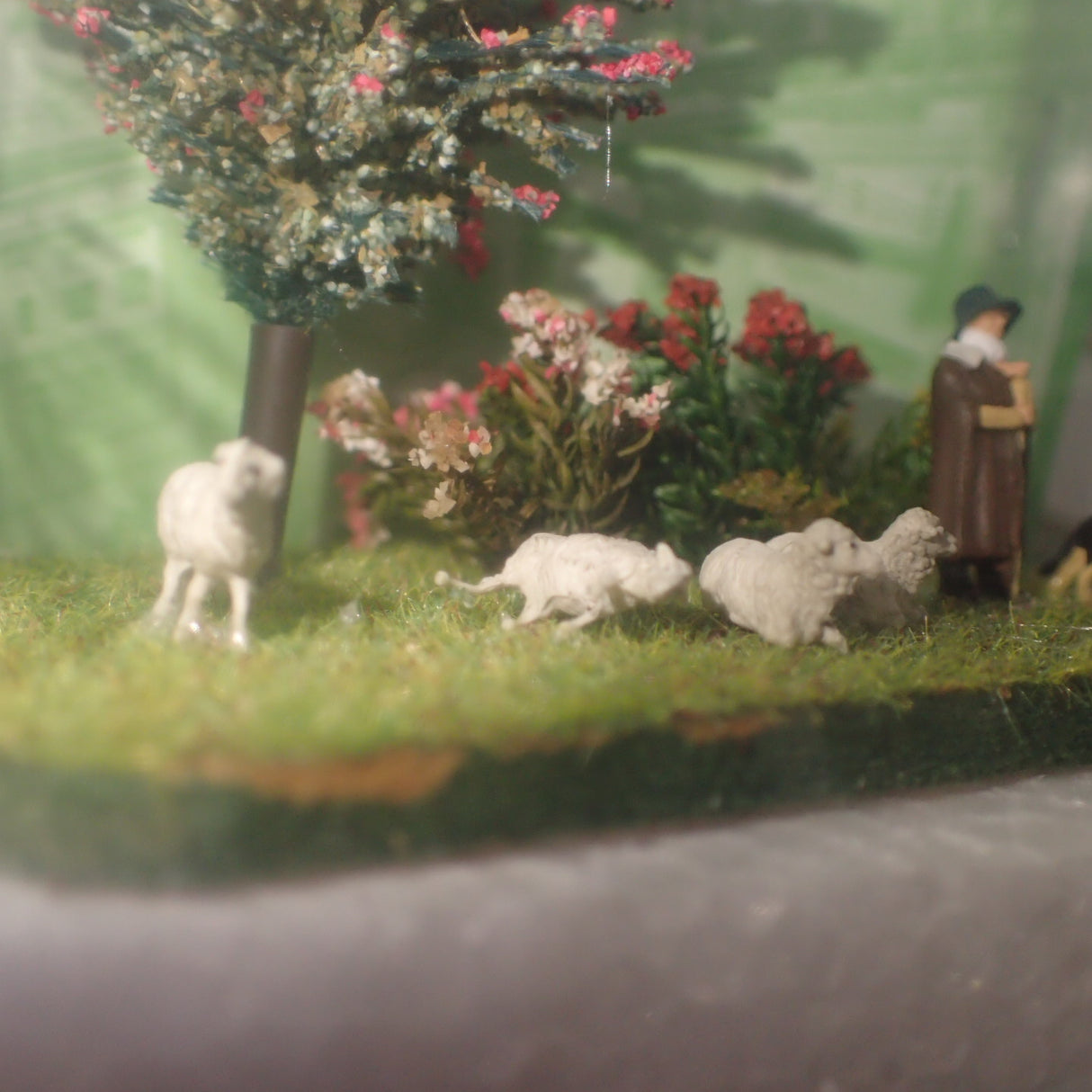 Jordan - HO/00 Scale - Baum-Motiv, Schafer, Hund und Schafe (Shepherd, Sheep, Dog & Tree)