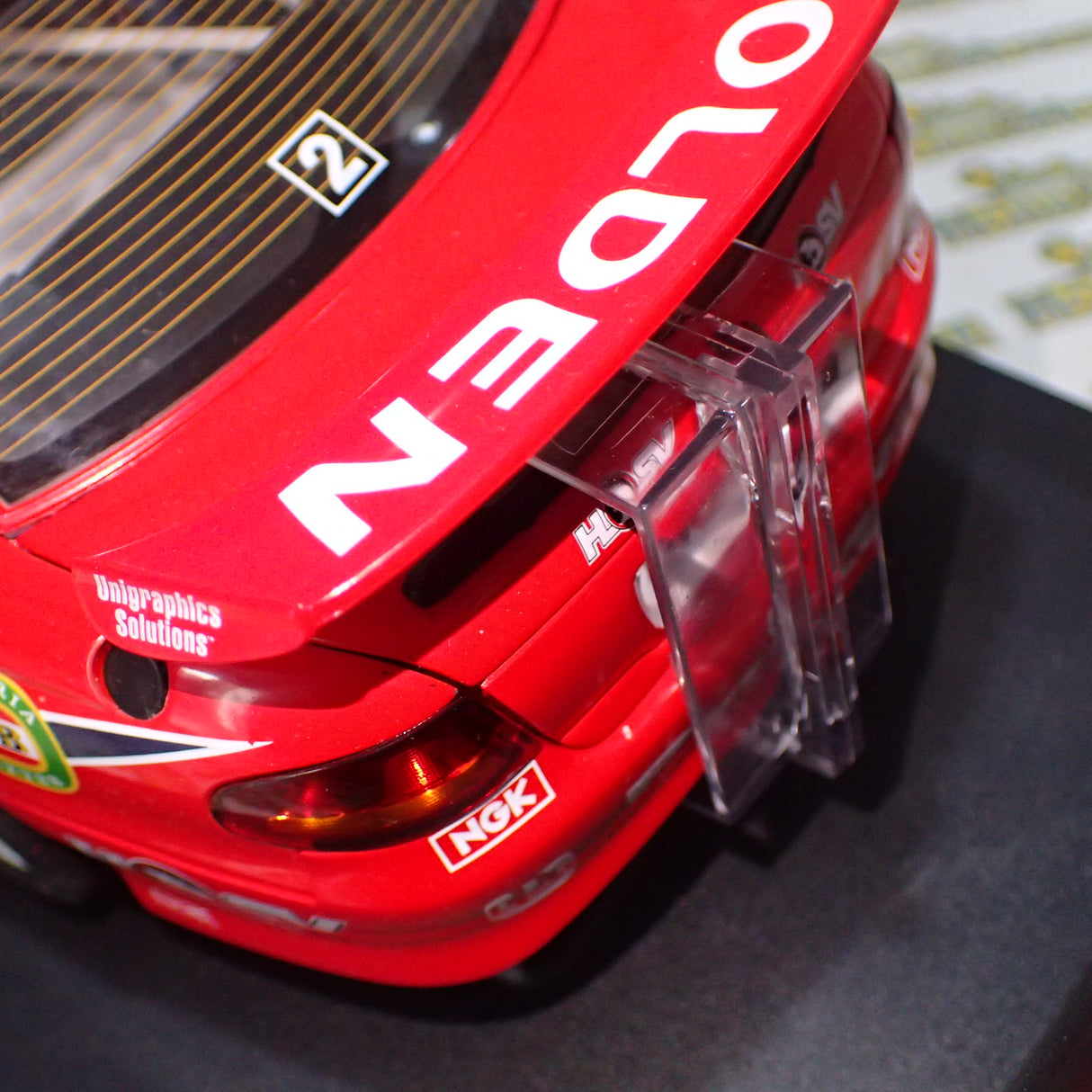 Biante 80061 – 1/18 model of the Mark Skaife year 2000 shell series championship winning HRT Commodore VT Diecast Scale Model Replica.