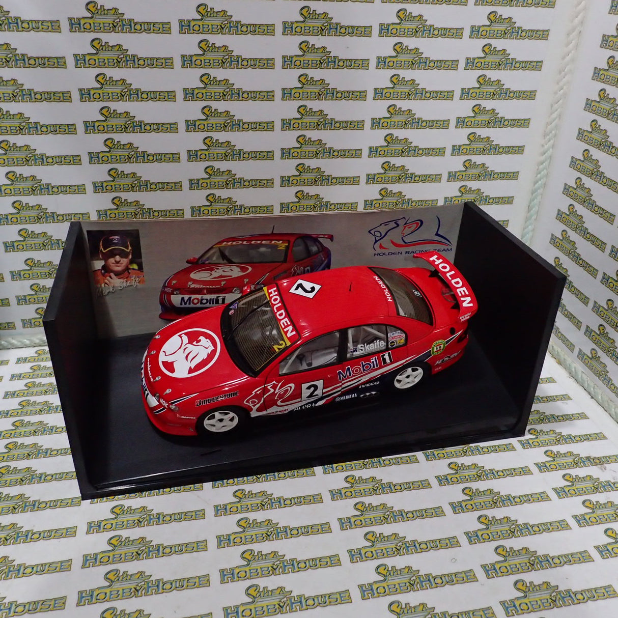 Biante 80061 – 1/18 model of the Mark Skaife year 2000 shell series championship winning HRT Commodore VT Diecast Scale Model Replica.