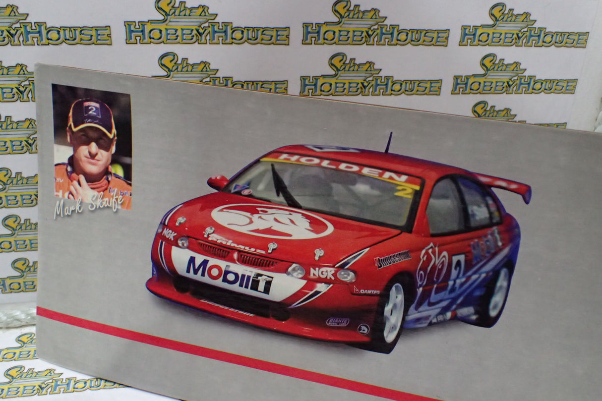 Biante 80061 – 1/18 model of the Mark Skaife year 2000 shell series championship winning HRT Commodore VT Diecast Scale Model Replica.