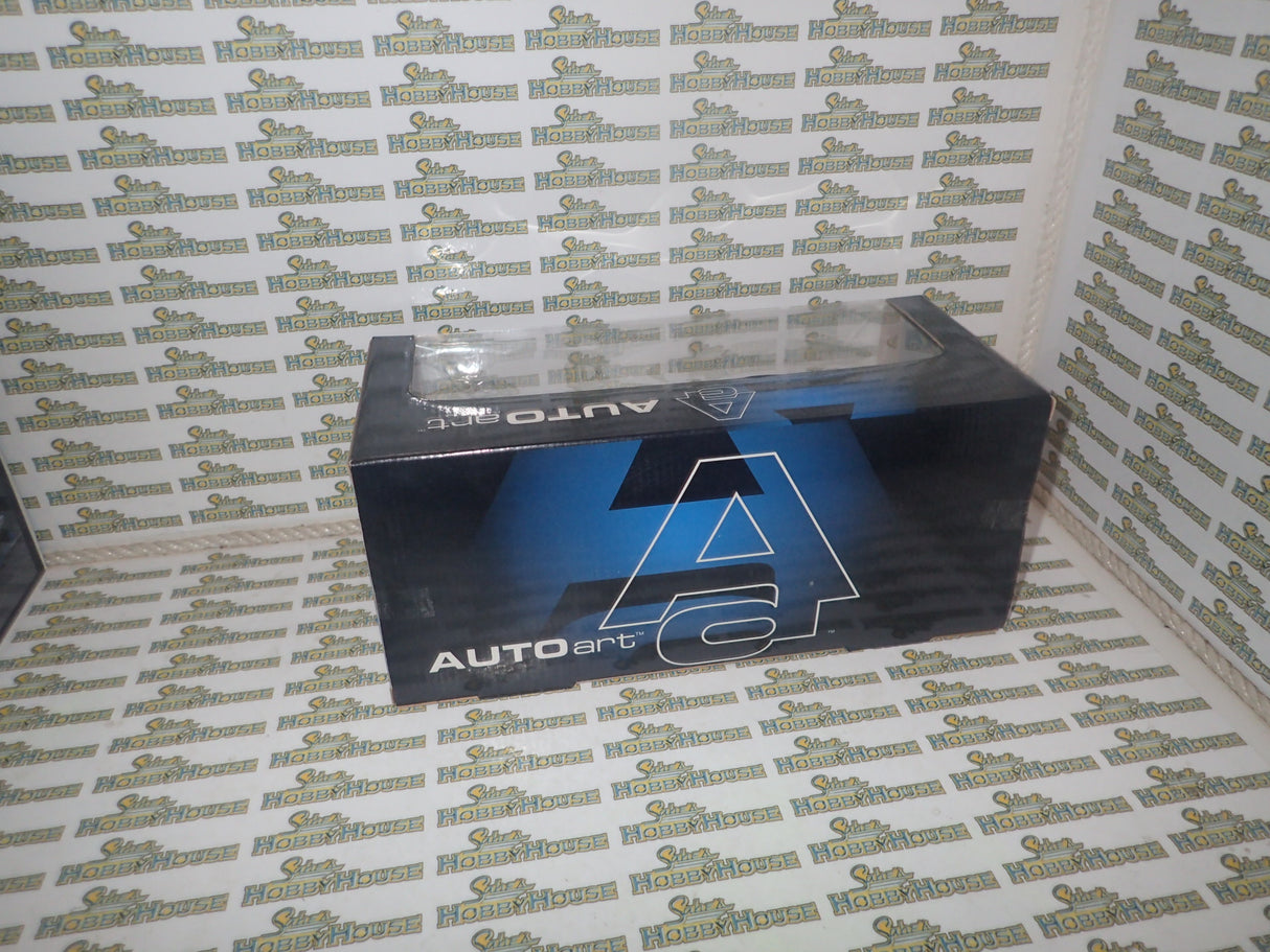 Biante/AutoArt 80163- Diecast 1:18 HOLDEN COMMODORE VX 2001 #34 VALVOLINE GARTHTANDER