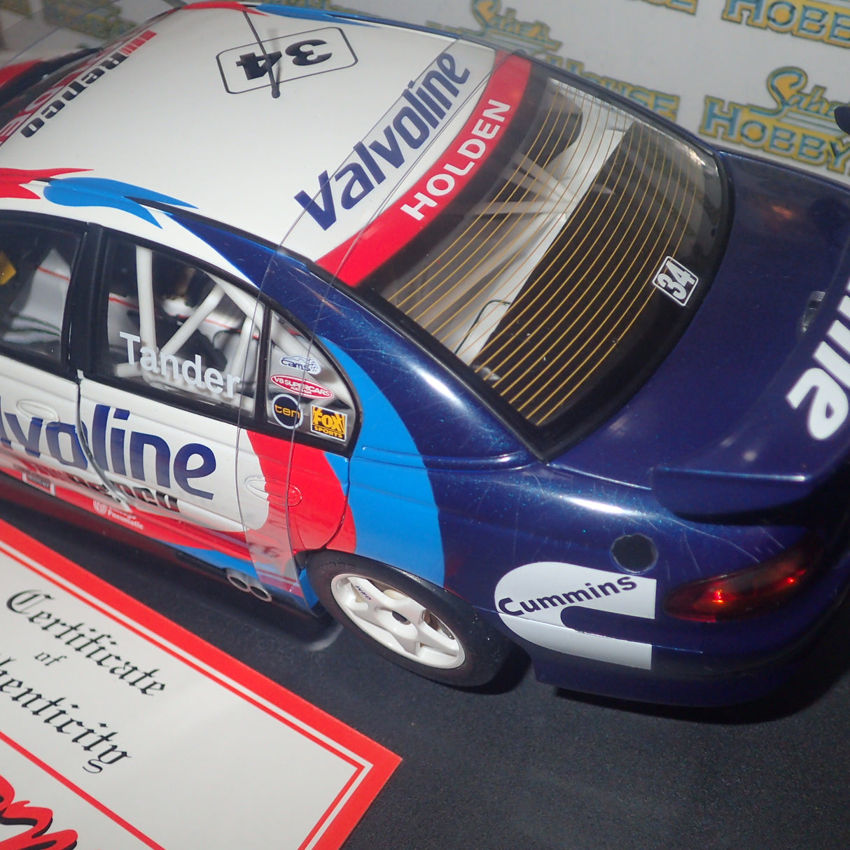 Biante/AutoArt 80163- Diecast 1:18 HOLDEN COMMODORE VX 2001 #34 VALVOLINE GARTHTANDER