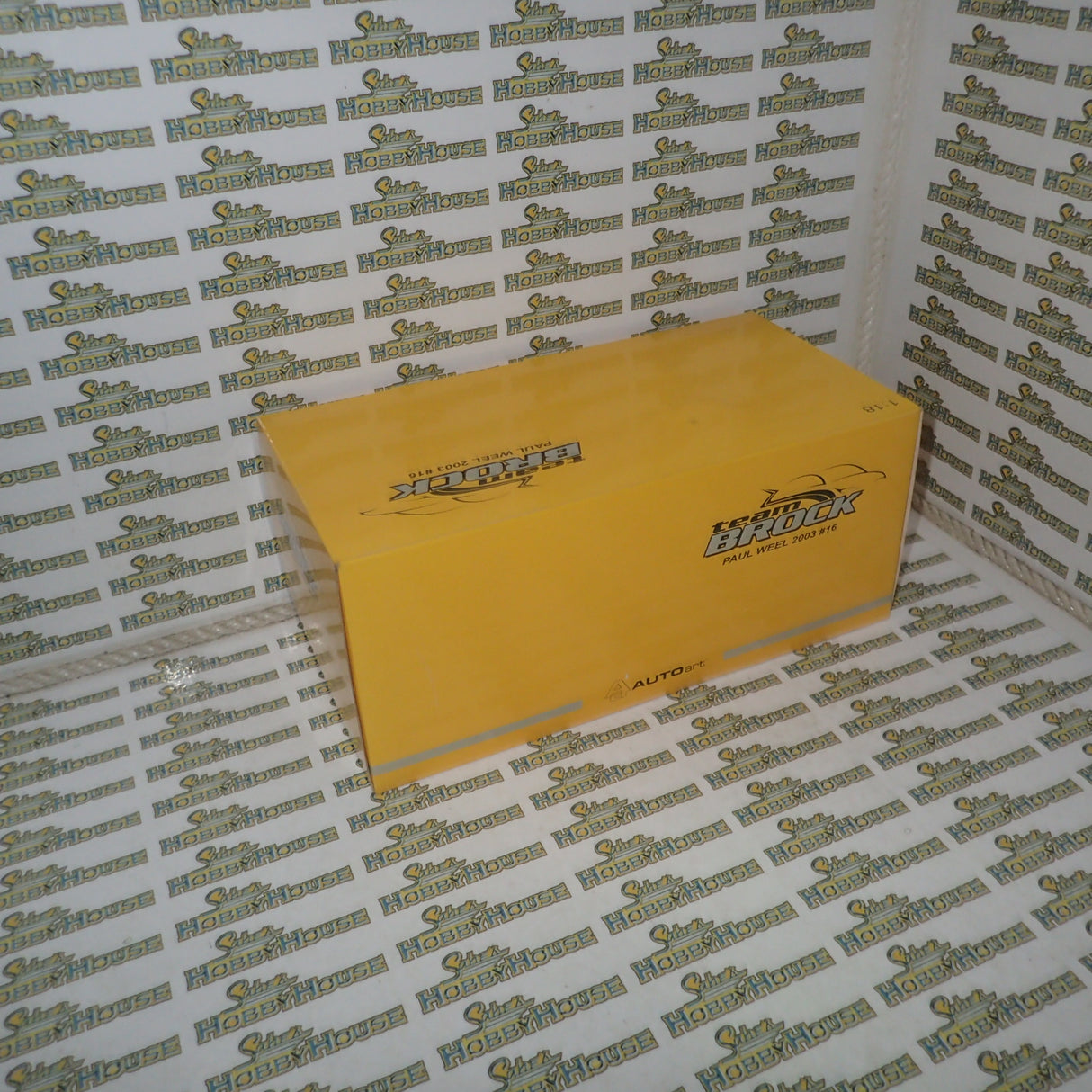 Biante/AutoArt 80364- 1:18 HOLDEN COMMODORE VX 2003 PAUL WEEL #16