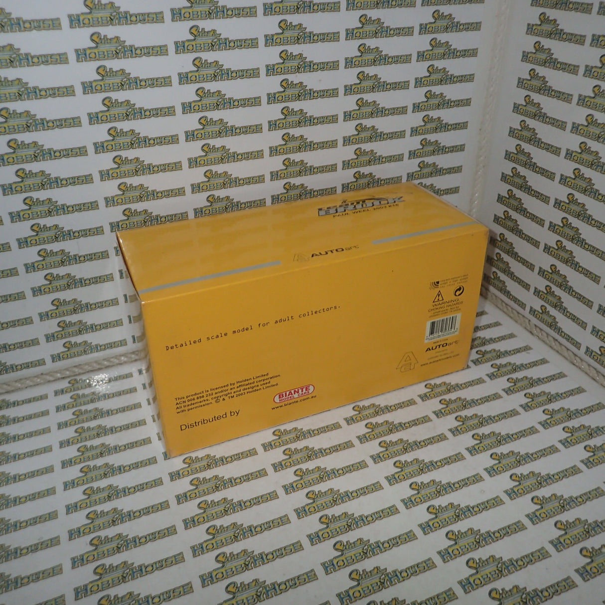 Biante/AutoArt 80364- 1:18 HOLDEN COMMODORE VX 2003 PAUL WEEL #16