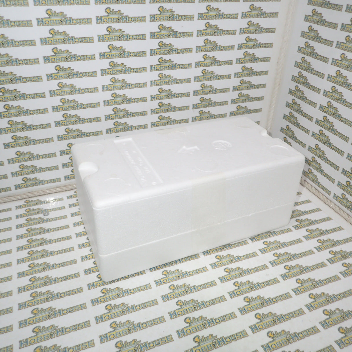 Biante/AutoArt 80364- 1:18 HOLDEN COMMODORE VX 2003 PAUL WEEL #16