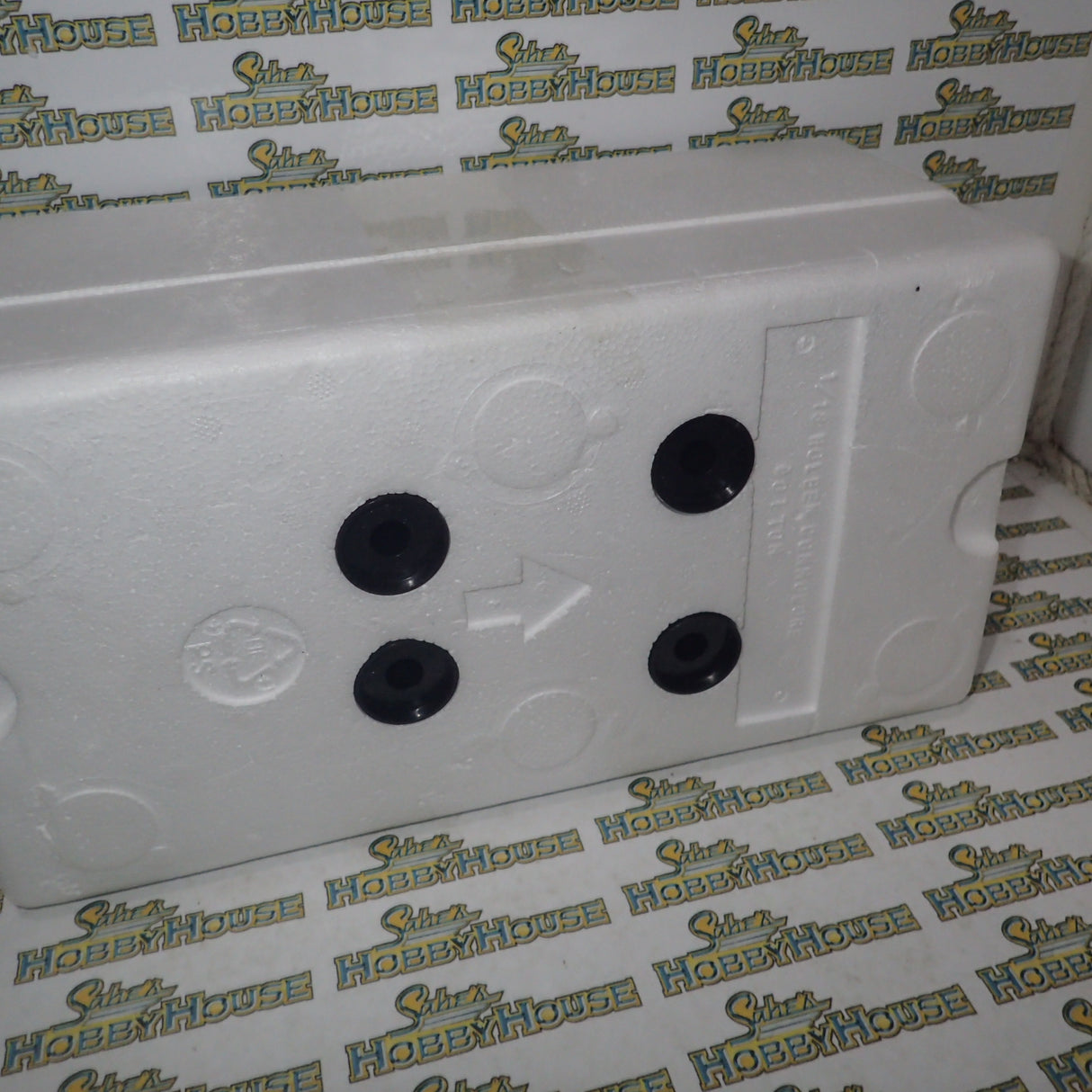 Biante/AutoArt 80364- 1:18 HOLDEN COMMODORE VX 2003 PAUL WEEL #16