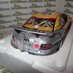 Biante/AutoArt 80364- 1:18 HOLDEN COMMODORE VX 2003 PAUL WEEL #16