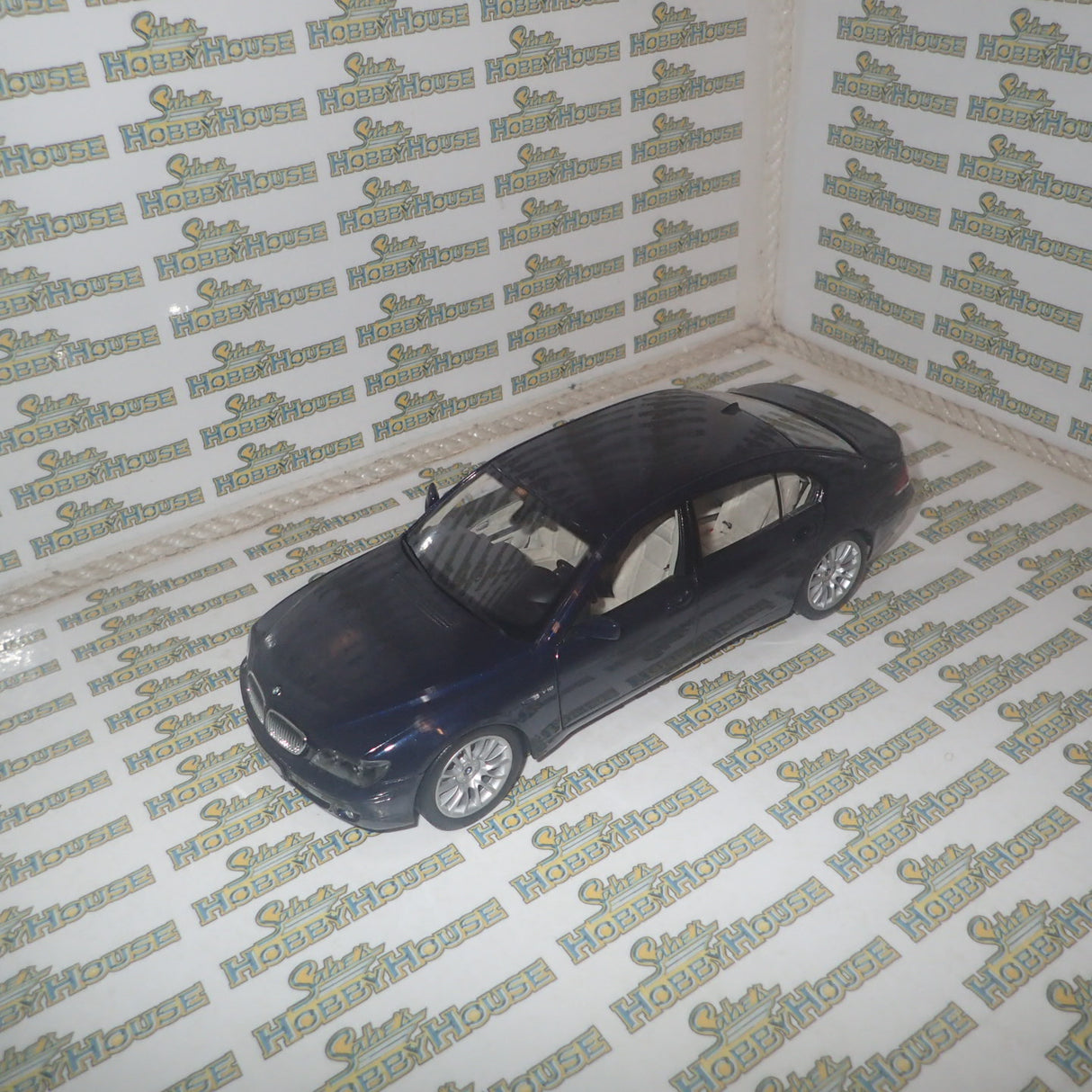 Kyosho Dealer Model Car 80 43 0 403 519 - 1/18 Scale BMW 7er Individual Model Car with Box Dealer Special Order