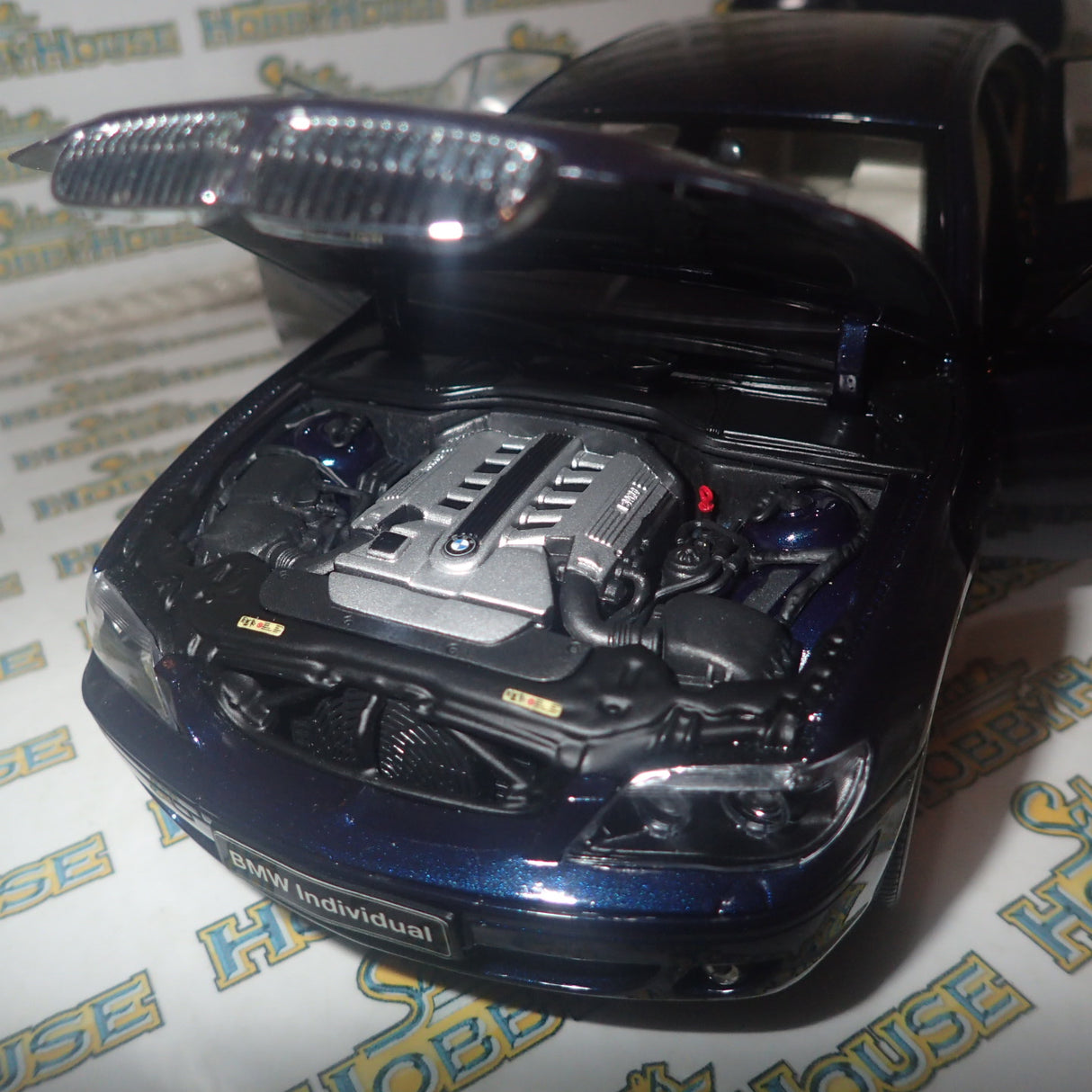 Kyosho Dealer Model Car 80 43 0 403 519 - 1/18 Scale BMW 7er Individual Model Car with Box Dealer Special Order