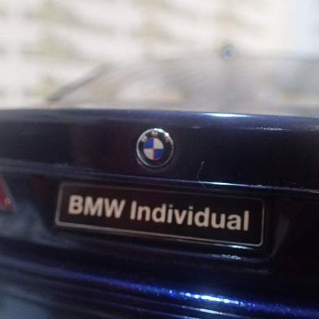 Kyosho Dealer Model Car 80 43 0 403 519 - 1/18 Scale BMW 7er Individual Model Car with Box Dealer Special Order