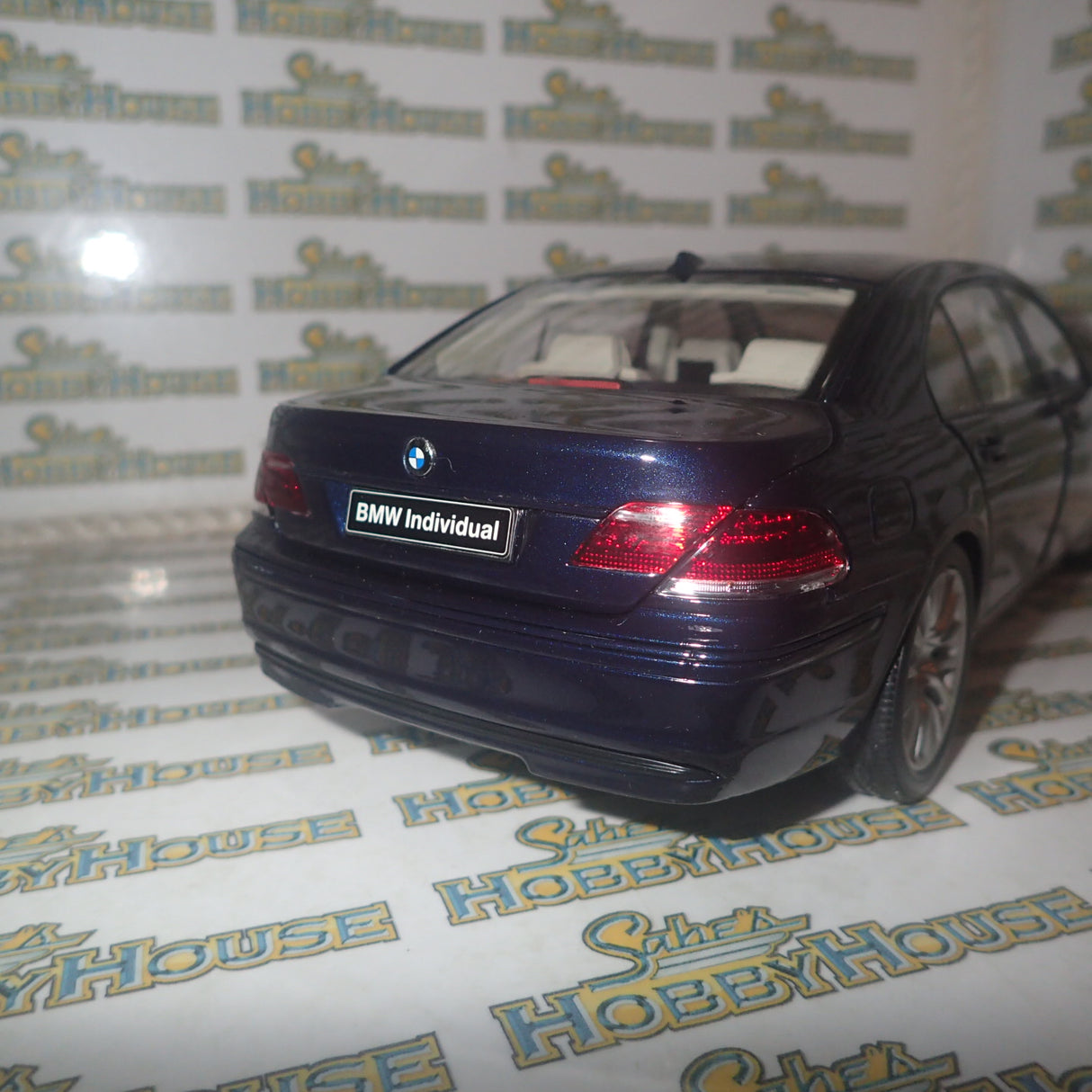 Kyosho Dealer Model Car 80 43 0 403 519 - 1/18 Scale BMW 7er Individual Model Car with Box Dealer Special Order