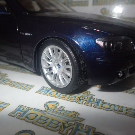 Kyosho Dealer Model Car 80 43 0 403 519 - 1/18 Scale BMW 7er Individual Model Car with Box Dealer Special Order