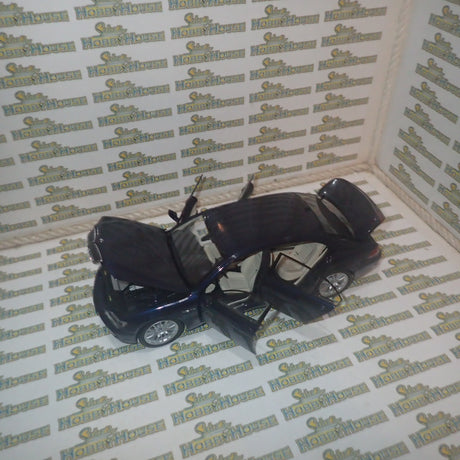 Kyosho Dealer Model Car 80 43 0 403 519 - 1/18 Scale BMW 7er Individual Model Car with Box Dealer Special Order