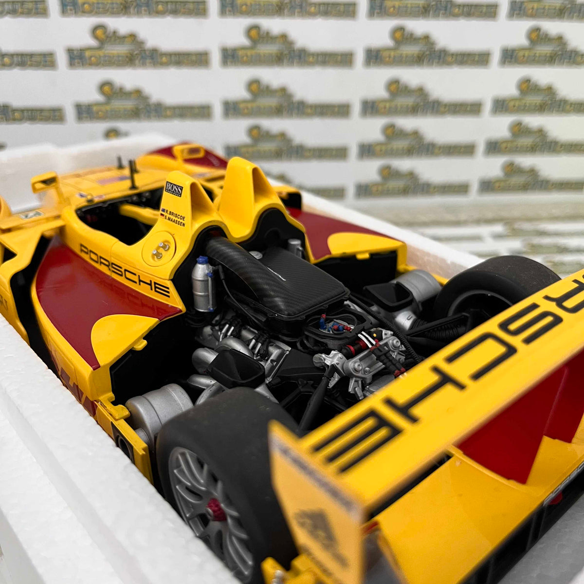 AUTOart 80774 - 1:18 Scale Porsche RS Spyder ALMS R Briscoe S Maassen Penske
