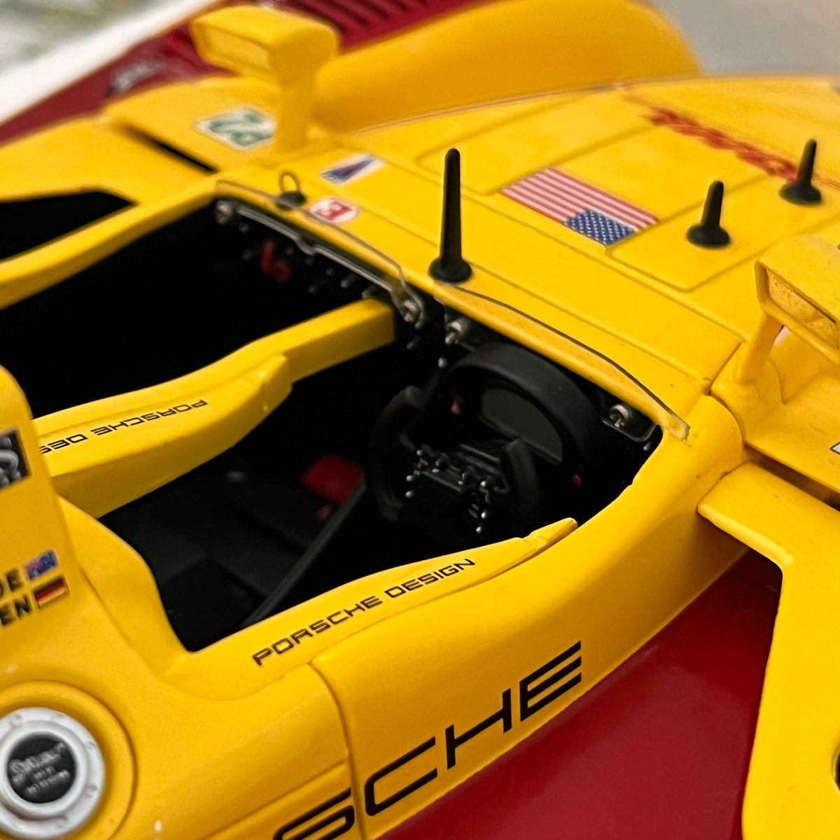 AUTOart 80774 - 1:18 Scale Porsche RS Spyder ALMS R Briscoe S Maassen Penske