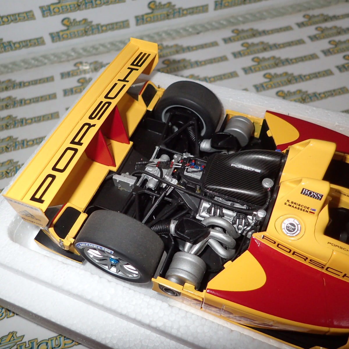 AUTOart 80774 - 1:18 Scale Porsche RS Spyder ALMS R Briscoe S Maassen Penske